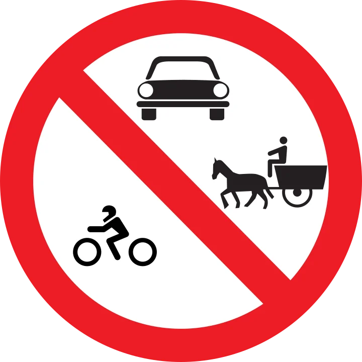 Accesul interzis autovehiculelor și vehiculelor cu tracțiune animală
